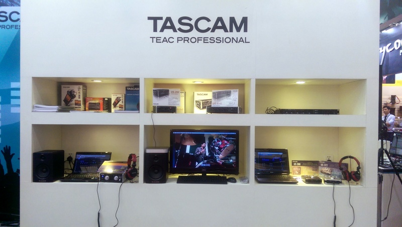 MC TASCAM booth 2014_USB interface